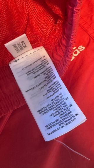 Pantalón corto Adidas rojo