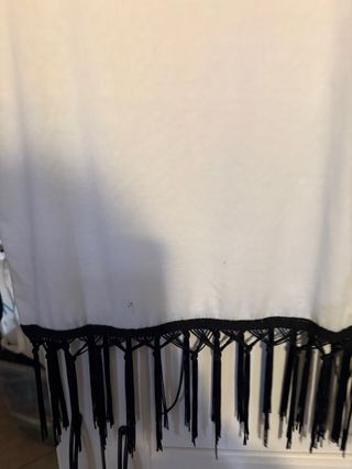 T-shirt con frange e stampa