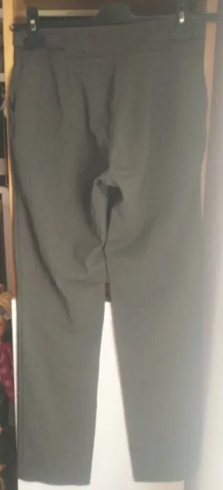 Pantalón de tela elegante gris