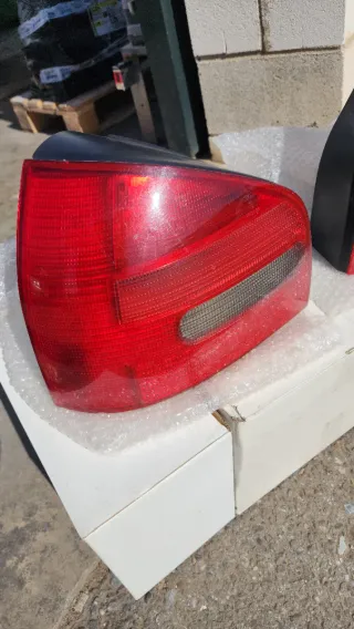 Piloto trasero izquierdo original Audi A3 8L 25e