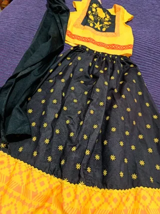 Disfraz infantil amarillo y negro