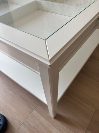 Mesa centro Liatorp cristal y madera