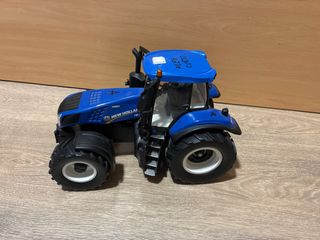 Tractor New Holland Azul Teledirigido