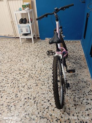 Bicicleta Junior Conor Blanca y Rosa usasa 2 veces