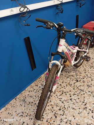 Bicicleta Junior Conor Blanca y Rosa usasa 2 veces