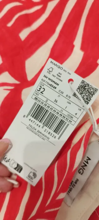 Falda midi Mango estampado tropical rosa y rojo