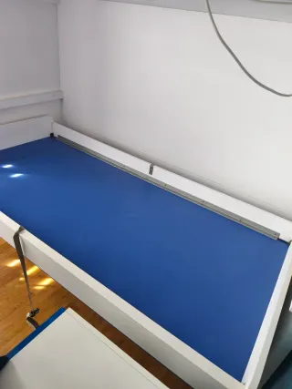 Litera Abatible con Escritorio Blanco y Azul