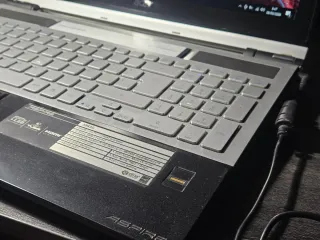 Acer Aspire 5943G Portátil