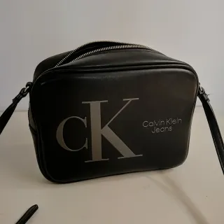 Borsa a tracolla Calvin Klein Jeans - Camera Bag