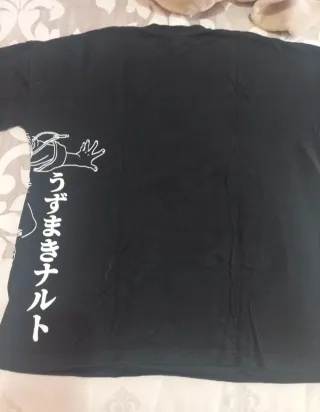 Camiseta Naruto Pull&Bear Negra