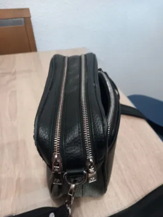 Bolso negro de piel