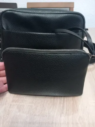 Bolso negro de piel
