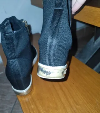 Stivaletto sneakers calza DKNY zeppa nero oro