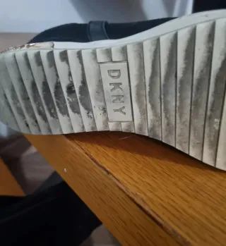 Stivaletto sneakers calza DKNY zeppa nero oro