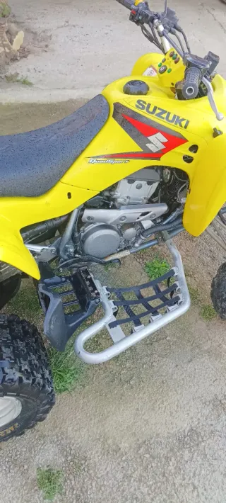 Quad Suzuki LTZ Amarillo