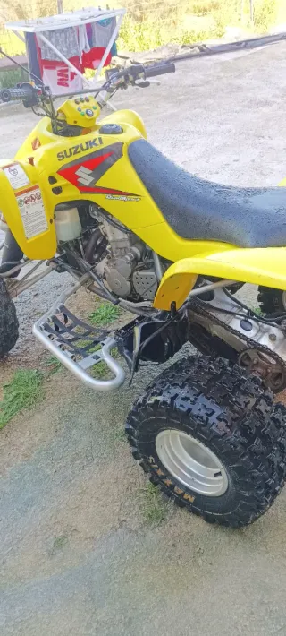 Quad Suzuki LTZ Amarillo