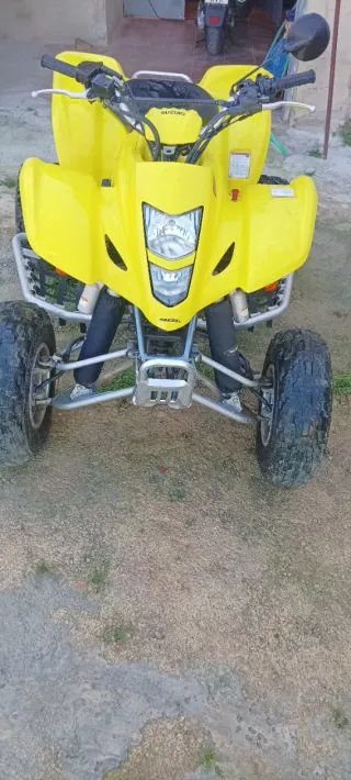 Quad Suzuki LTZ Amarillo