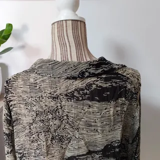 Blusa Krizia Beige y Negra Talla XL