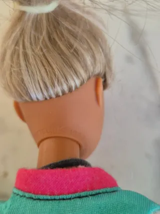 Muñeca Barbie Deportista con Bolso Morado