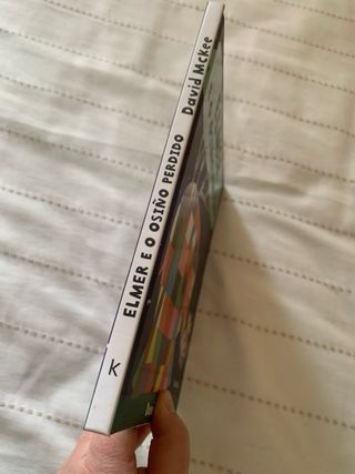 Libro infantil galego Elmer e o Osiño perdido