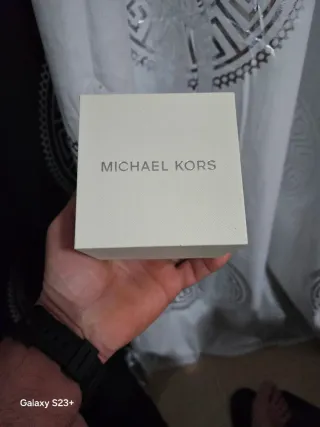Caja Michael Kors Beige