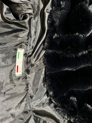 Chaqueta de pelo negra