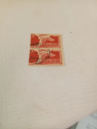 2 Francobolli Italiani 5 Lire Espresso