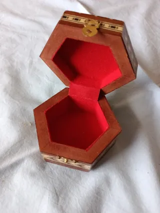 Cajita decorativa madera taracea 9cm