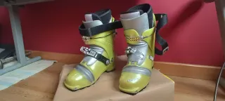 Esquís travesía Völkl Rise84 + fijac ATK Rider10