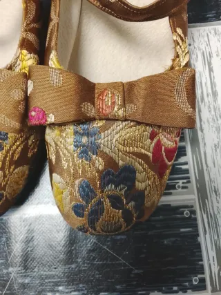 Zapatos de Fallera Marrones Florales