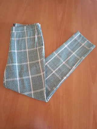 Pantalón Stradivarius cuadros