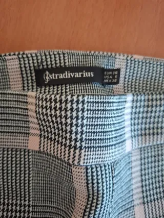 Pantalón Stradivarius cuadros