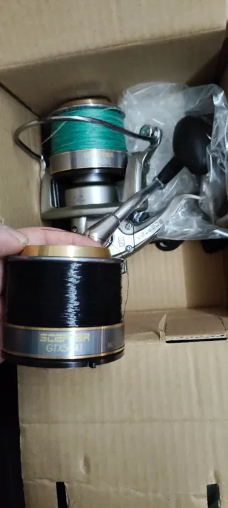 Mulinello Shimano 9000 con bobina di ricambio 5000