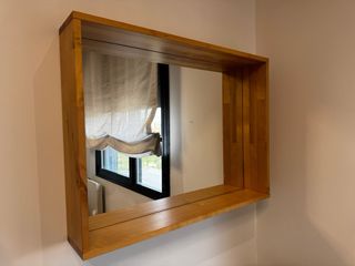 Estantería con espejo de madera Ikea
