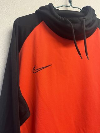 Sudadera Nike Dri-Fit Naranja y Negra