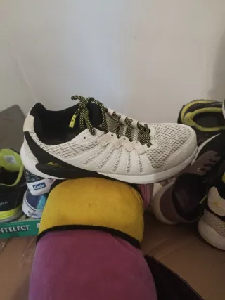 Zapatillas Columbia Blancas y Negras