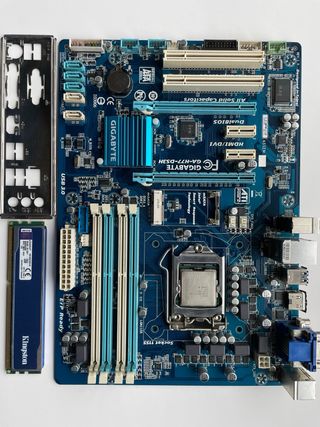 Placa Base GIGABYTE GA-H77-DS3H LGA1155