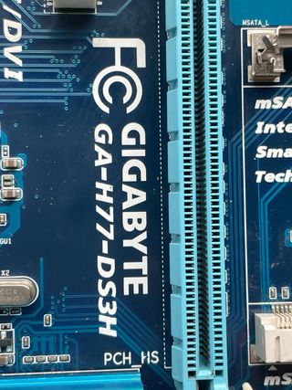 Placa Base GIGABYTE GA-H77-DS3H LGA1155