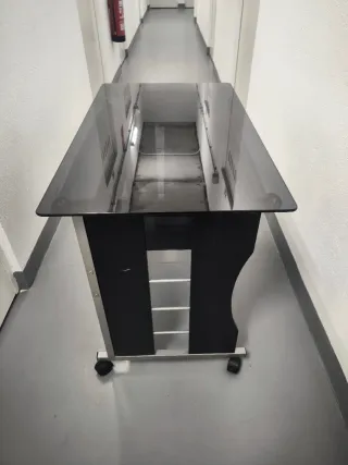 Mesa de estudio cristal negro