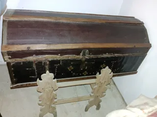 Baules de madera y metal para restaurar