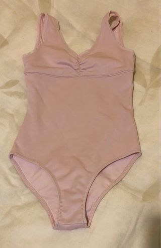 Maillot varios, tutús, chaqueta y zapatillas. Unid