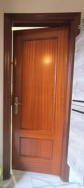 Puerta madera lacada 203x72,5x3,5cm