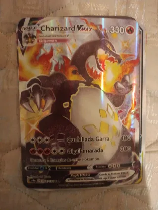 Cartas de Charizard gigantes