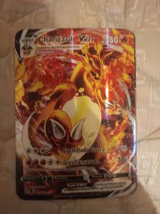Cartas de Charizard gigantes