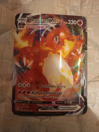 Cartas de Charizard gigantes