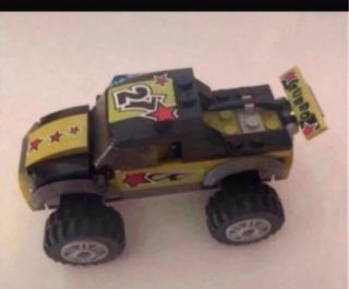 Coche todoterreno LEGO montado