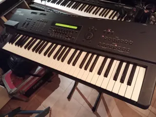 Sintetizador Yamaha SY85