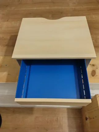 Mesita noche flotante IKEA STOMSÖ