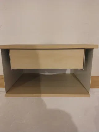 Mesita noche flotante IKEA STOMSÖ