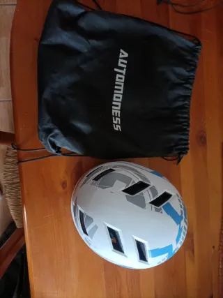 Protecciones y casco Gonex para patinaje